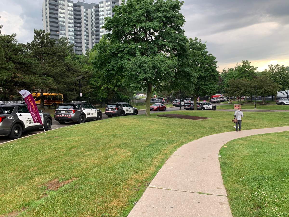 Toronto police officer shot