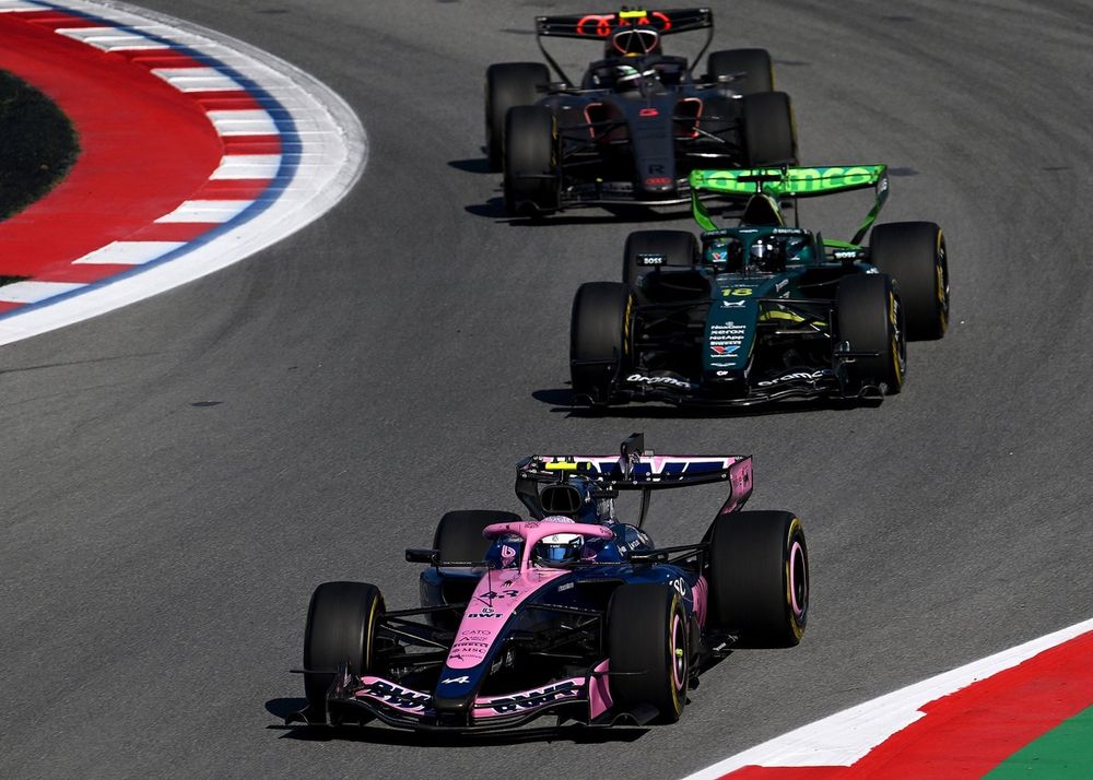 Race stints showed significant drop-off, particularly beyond the 10-lap mark on mediums