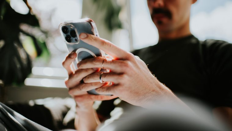 Increasing numbers of young people are turning to AI for financial help