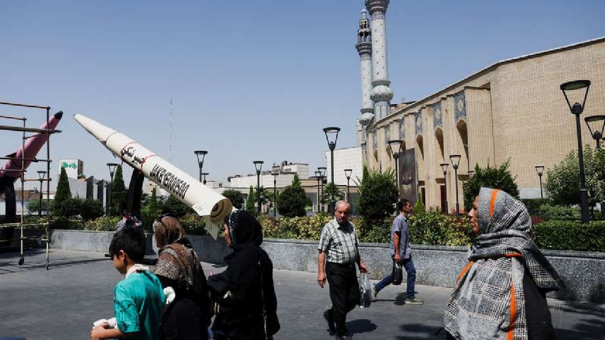 Trump says deal to end war will be signed on Sunday, Iran questions timing