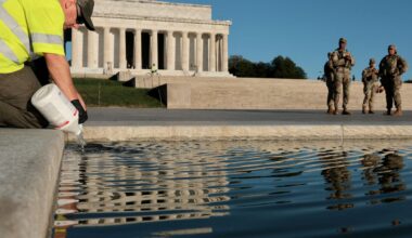 Trump team’s answer to growing algae problem in Reflecting Pool: Bleach it