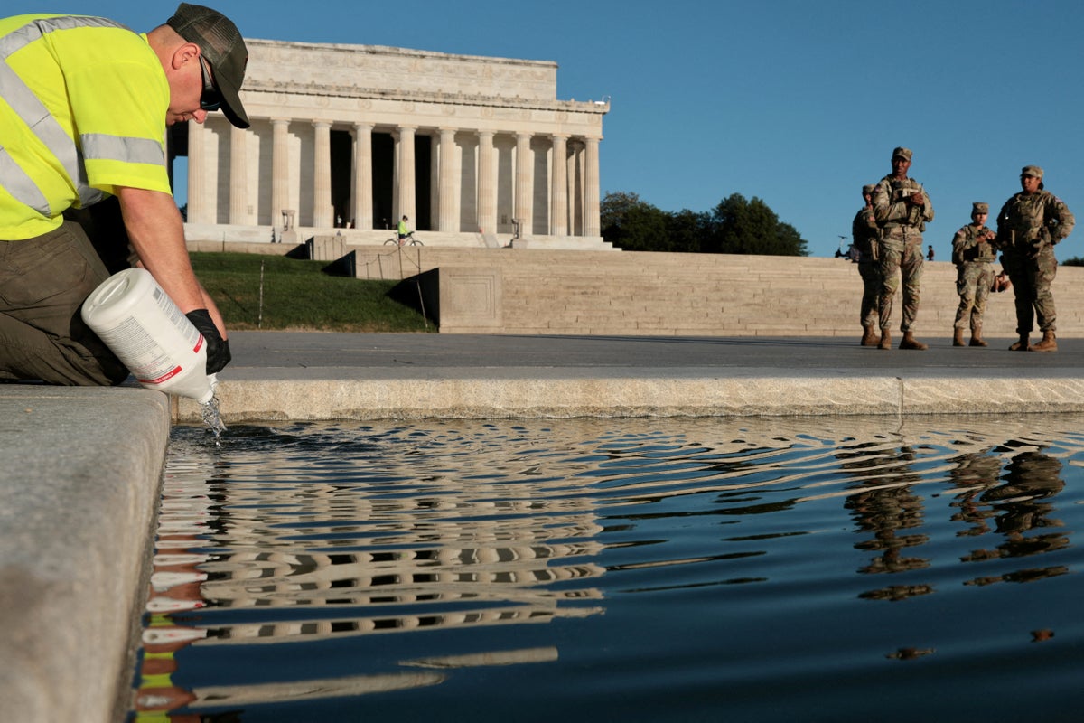 Trump team’s answer to growing algae problem in Reflecting Pool: Bleach it