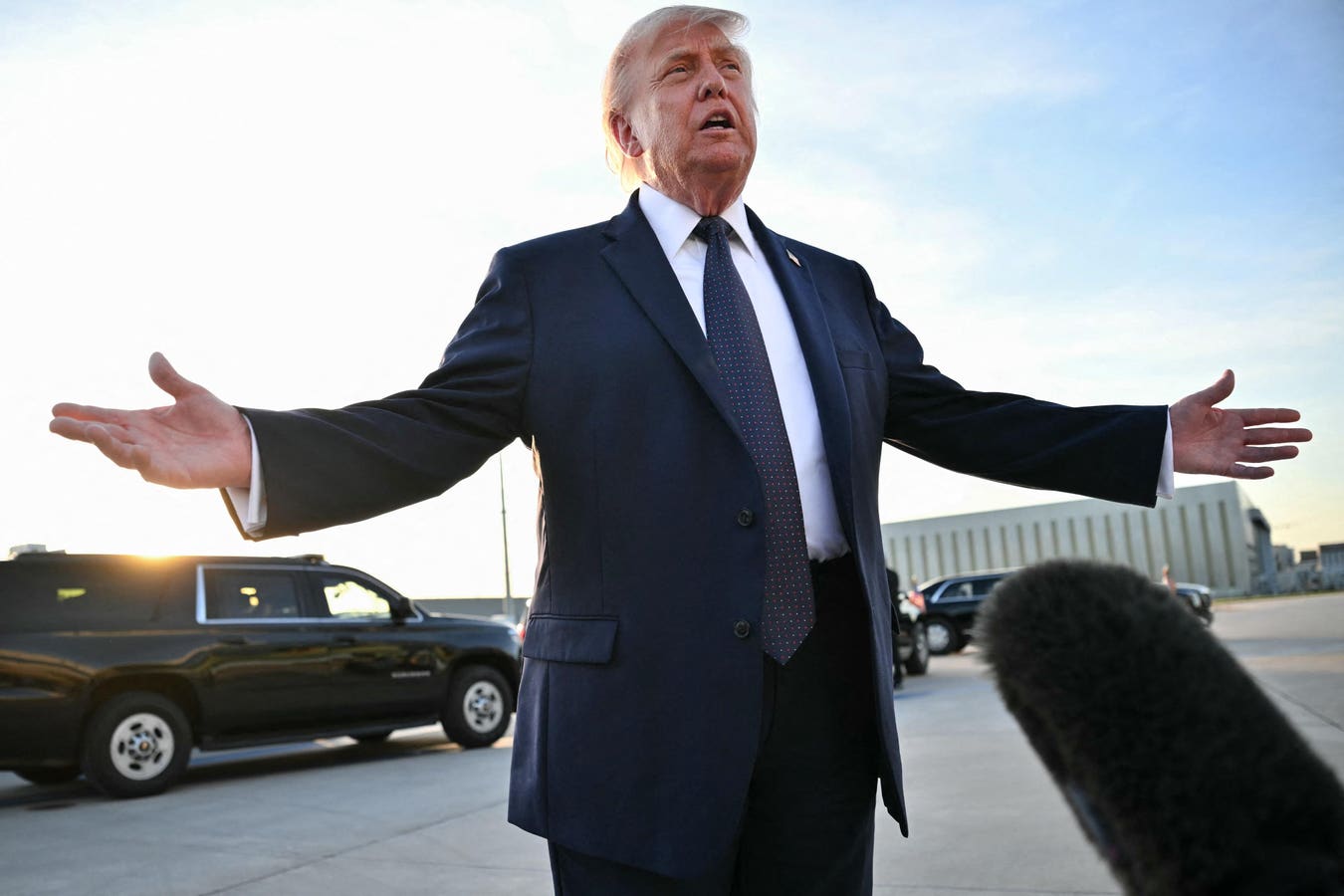 Trump Again Denies U.S. Is Giving Iran $300 Billion For Reconstruction Fund