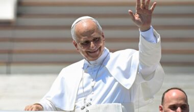 Pope at Audience: Let us be transformed by the Eucharistic mystery