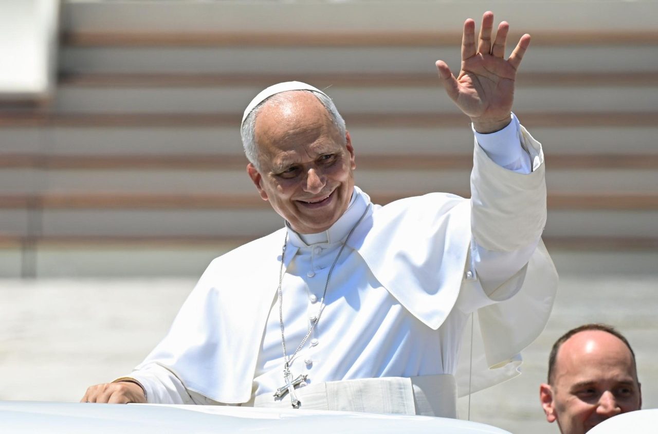 Pope at Audience: Let us be transformed by the Eucharistic mystery