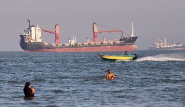 Oil tanker navigates the Strait of Hormuz despite threats from Iran’s Revolutionary Guard