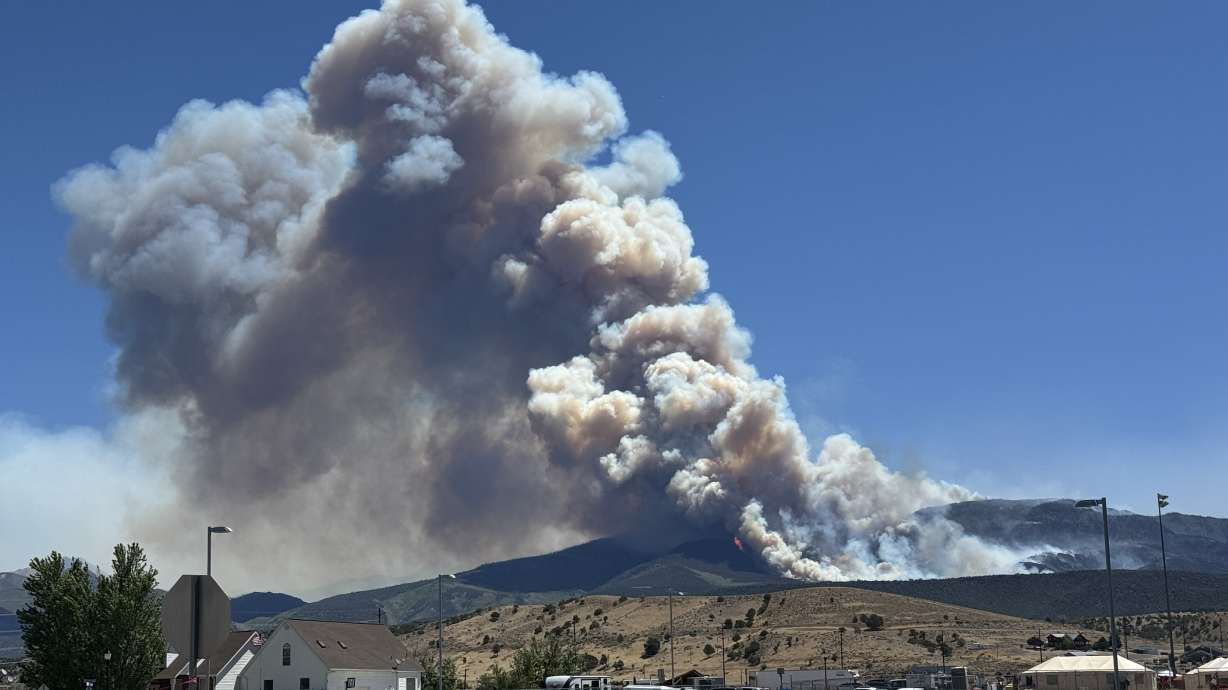 Firefighters proceed with caution against Cottonwood Fire amid PDS Red Flag Warning