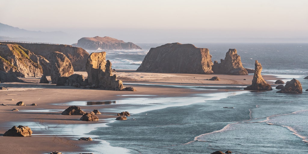 Magnitude 5.5 earthquake strikes off the coast of Oregon