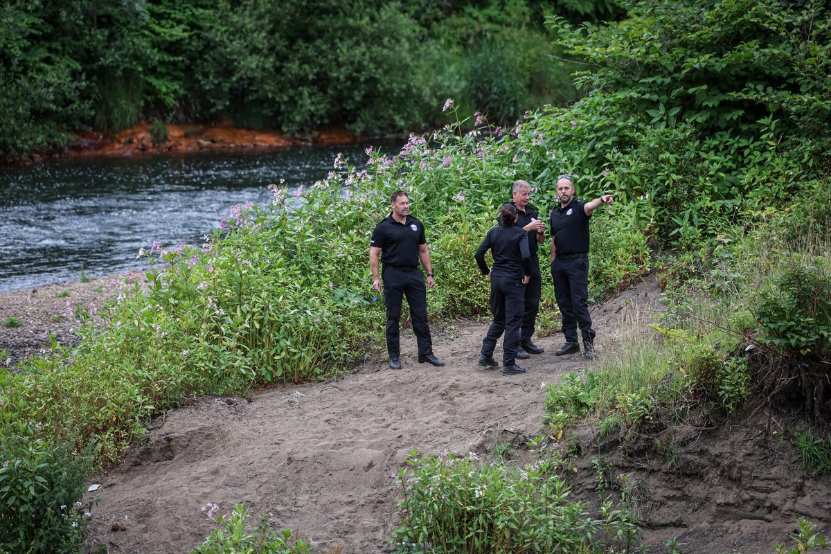 Search teams at Clifton Country Park
