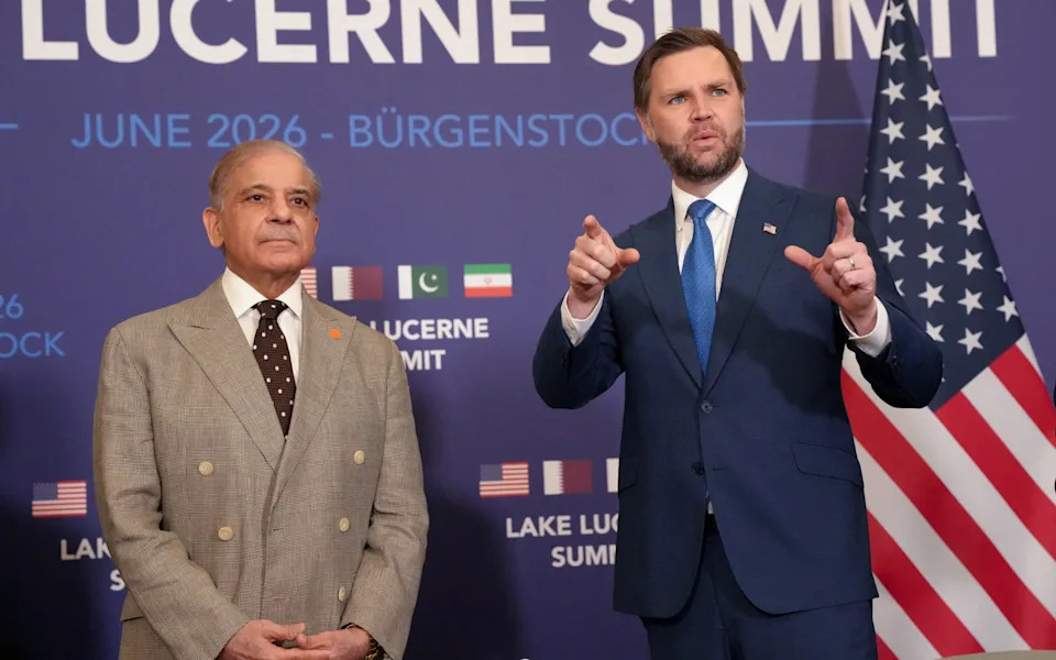 JD Vance with Pakistan's prime minister Shehbaz Sharif in Switzerland