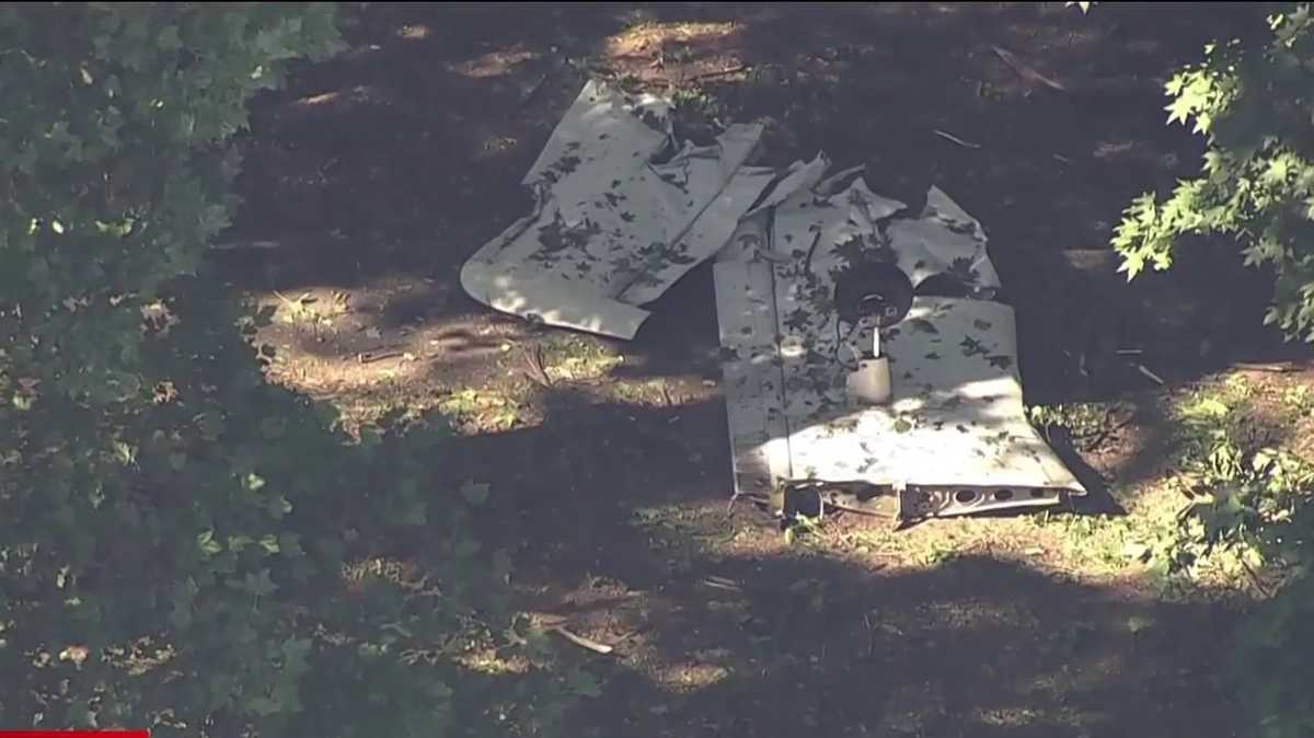 Police: Plane crashes near homes in Bowie, 3 dead