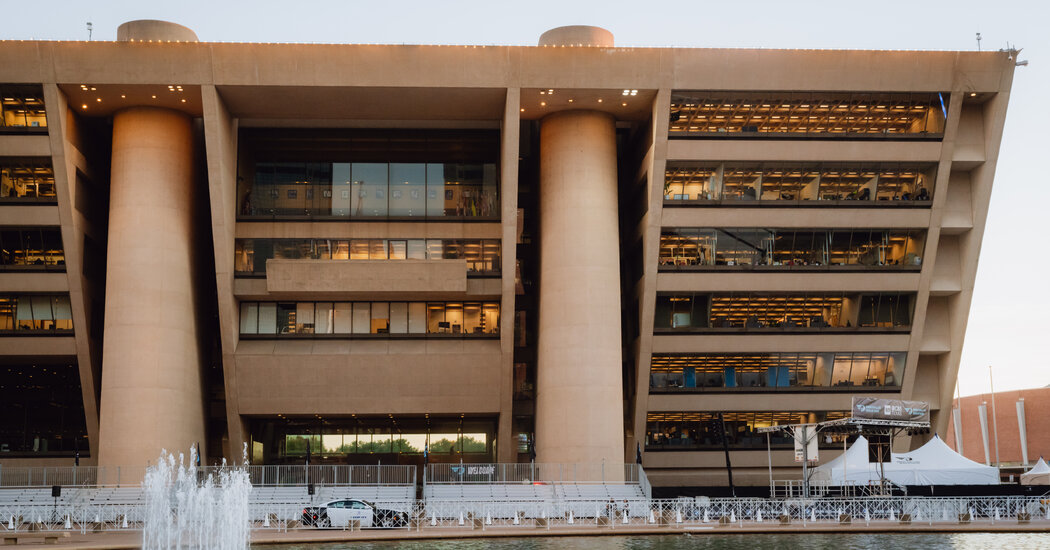Mavericks Pass on Dallas City Hall Site, Choose Valley View for New Arena