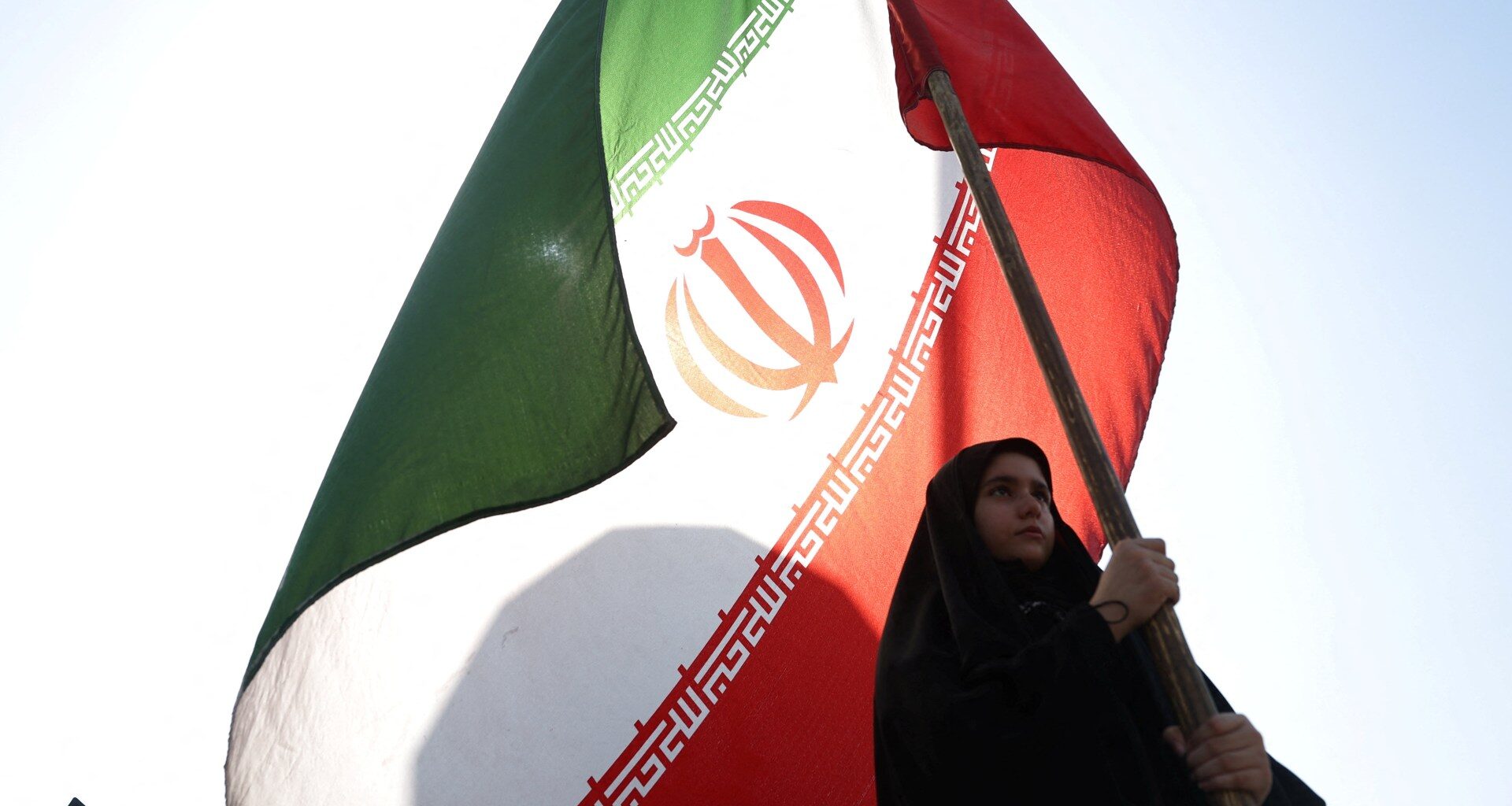 US bombs Iran after Trump threat, Tehran closes Hormuz Strait to all ships | US-Israel war on Iran News