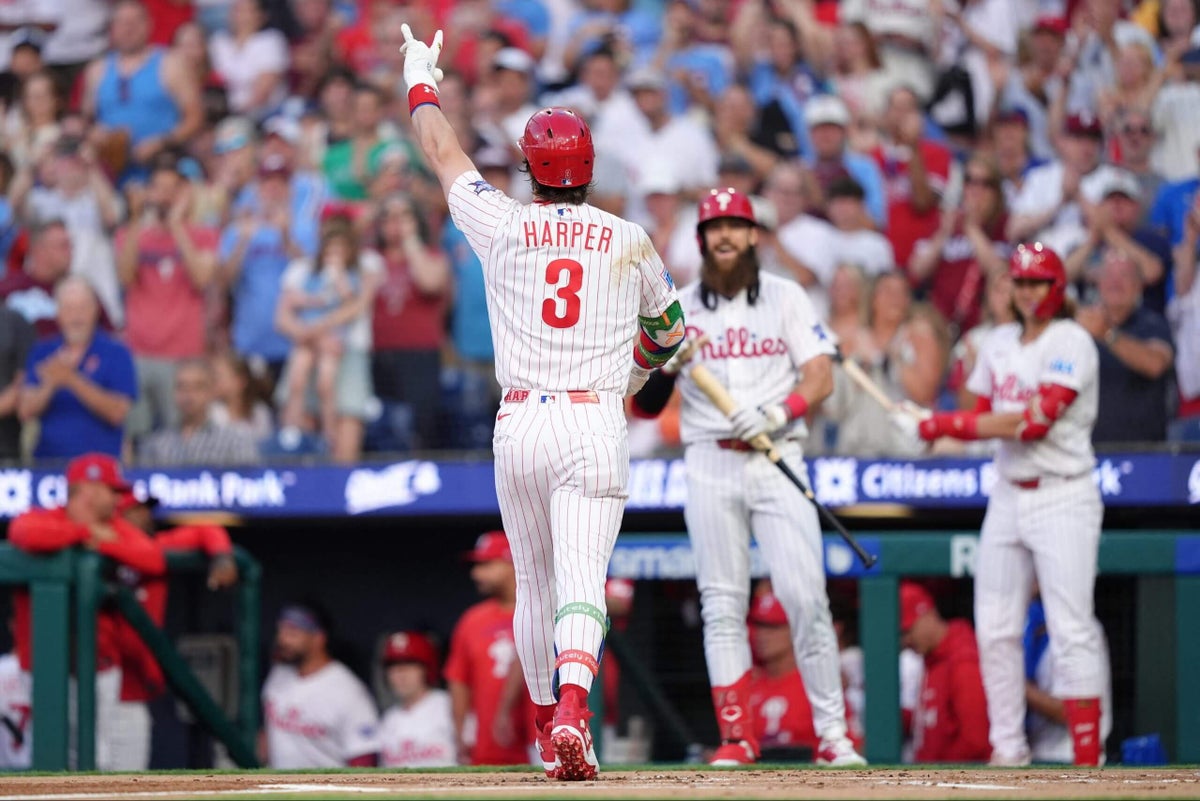 Bryce Harper, with a heavier bat, completes his first MLB cycle — by the fifth inning