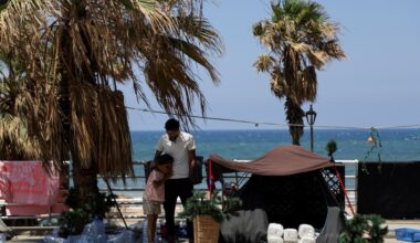 Lebanon’s displaced begin to return home, but some have nowhere to go | Israel attacks Lebanon News