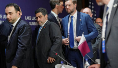 Mideast Live Updates: Strains Emerge on First Day of U.S.-Iran Talks
