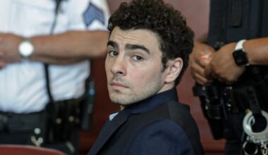 Luigi Mangione's hearing delayed a day after DA failed to tell jail he's needed in court