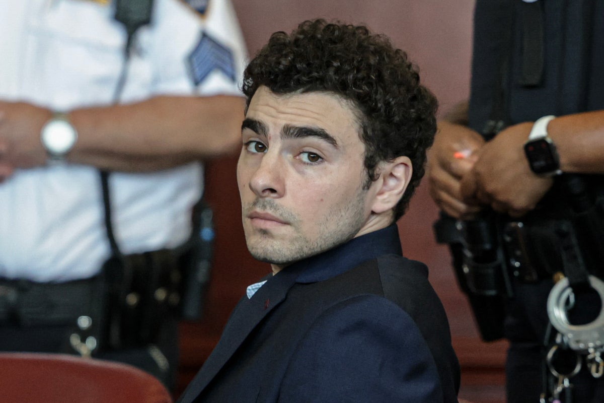 Luigi Mangione's hearing delayed a day after DA failed to tell jail he's needed in court