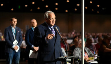 Southern Baptists vote to advance a formal ban on churches with women pastors