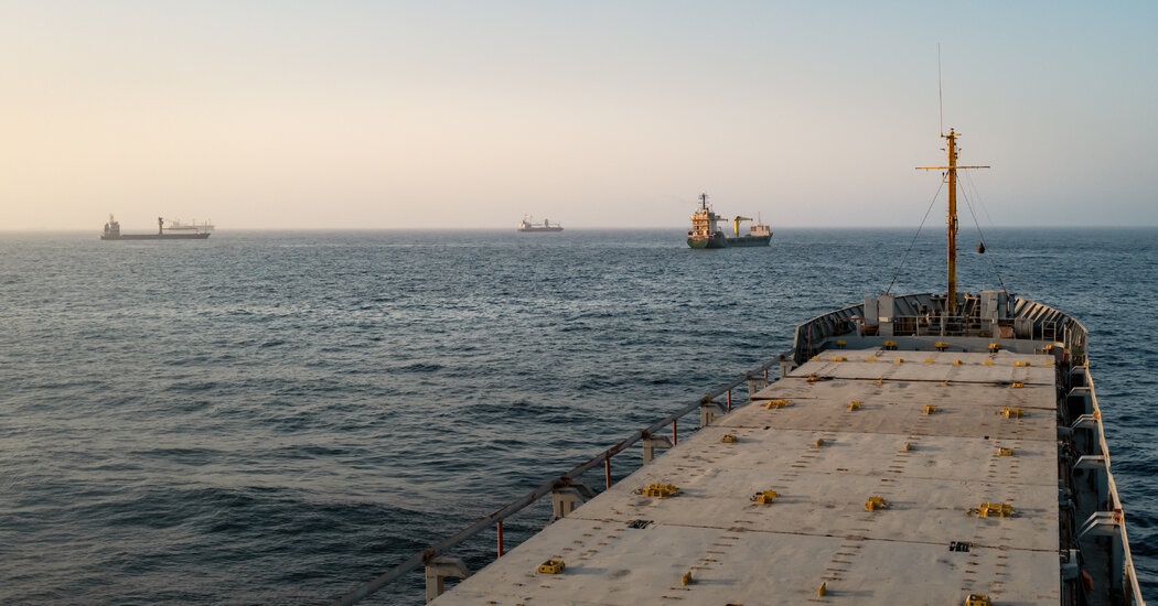Shipping Traffic in Strait of Hormuz Picks Up Again