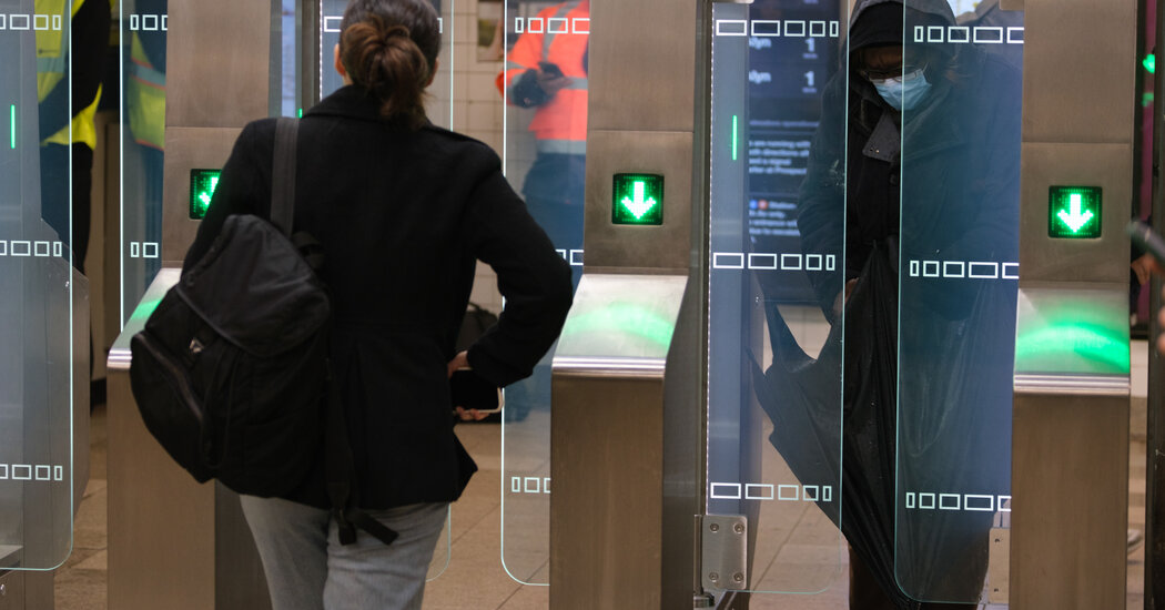 New York City Will Offer Transit Discounts to 340,000 More Riders