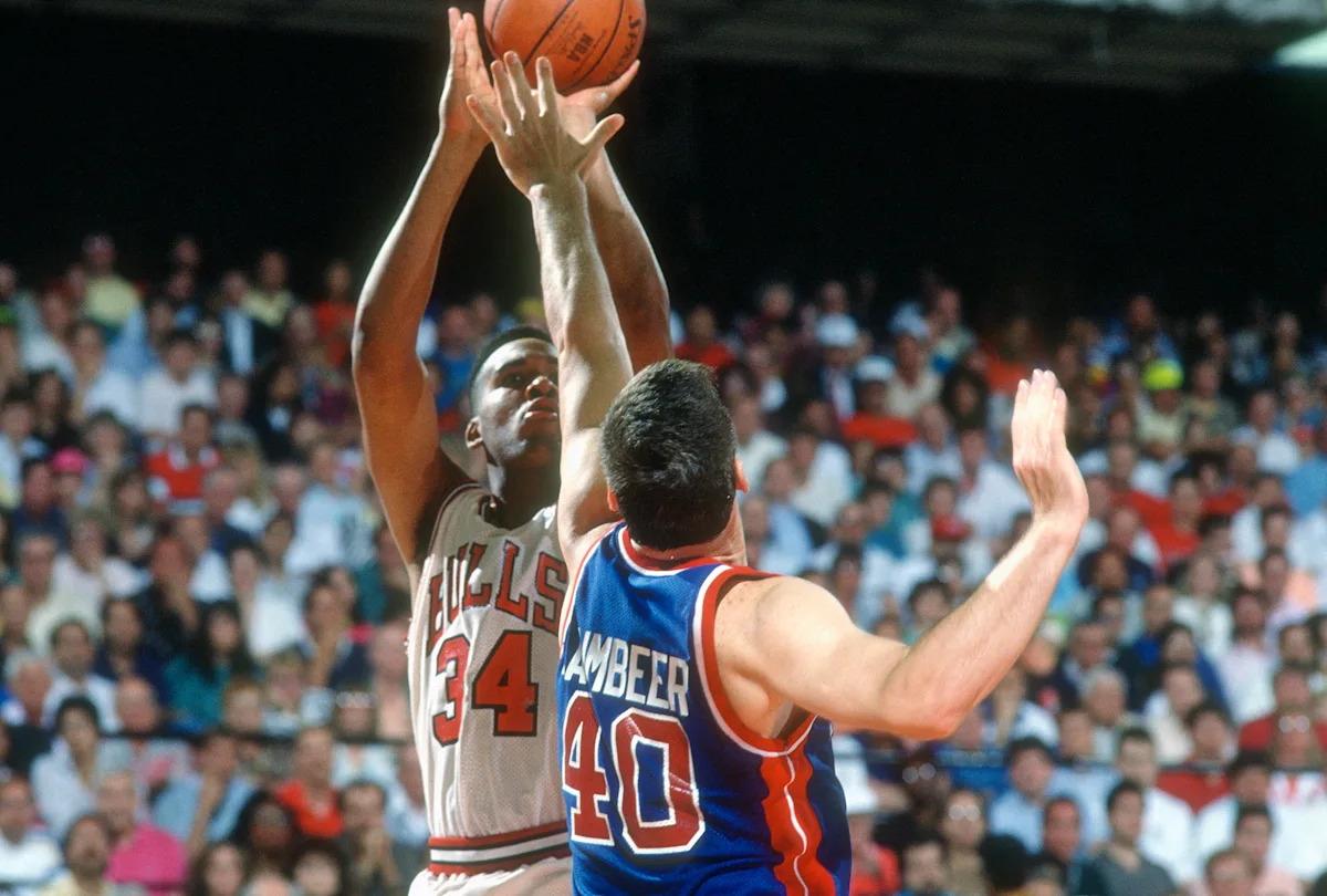Stacey King, 3-time NBA champion and broadcaster with Bulls, dies at 59 years old