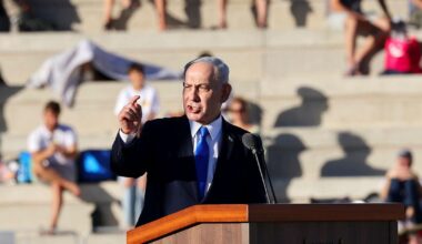 In Latest Poll, Netanyahu's Likud Gains Seat as Opposition's Bennett Continues Decline