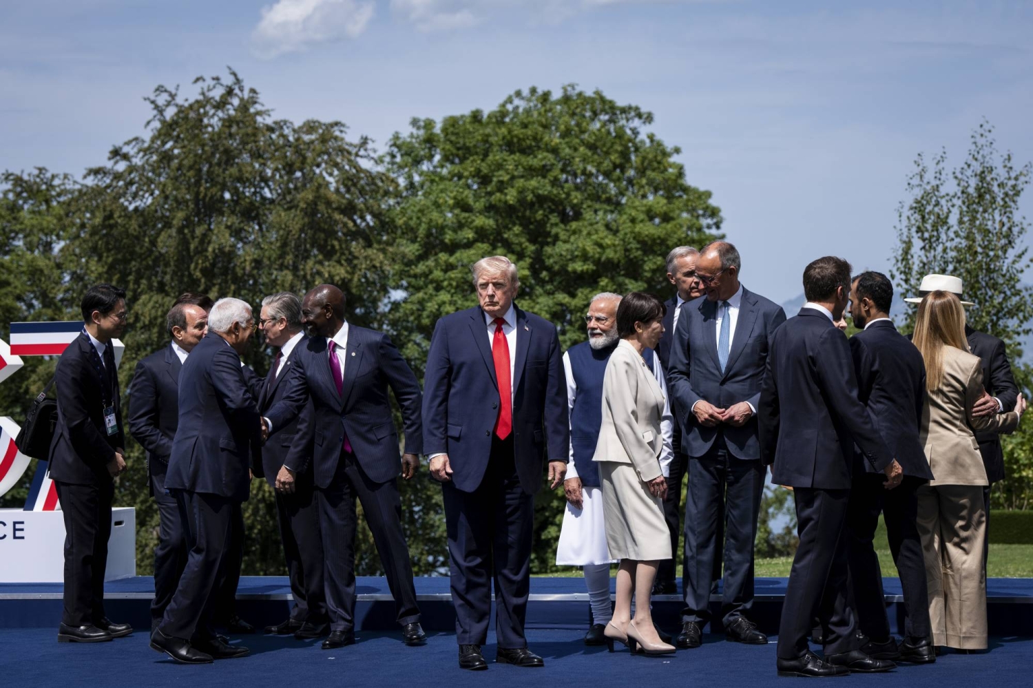 U.S. set to offer Iran broad financial gains in peace deal