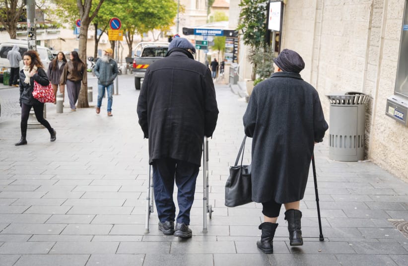 An illustrative image of elderly Israelis.
