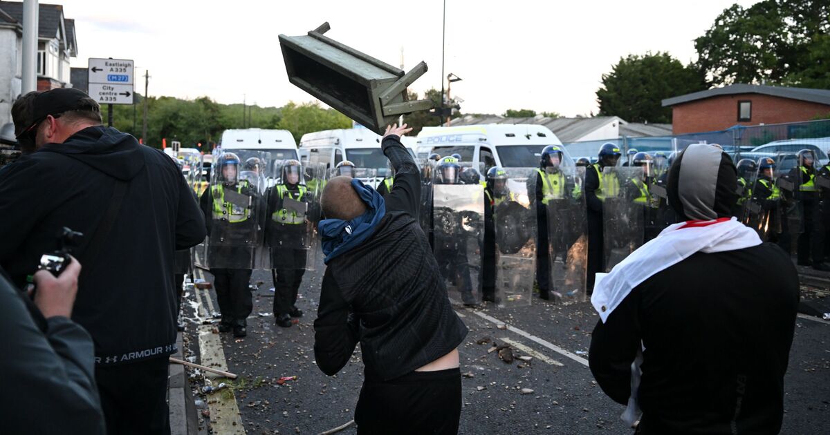 Southampton protests LIVE: Police attacked with missiles over Henry Nowak murder | UK | News