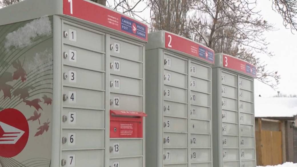 Click to play video: 'Canada Post phasing out door-to-door delivery'