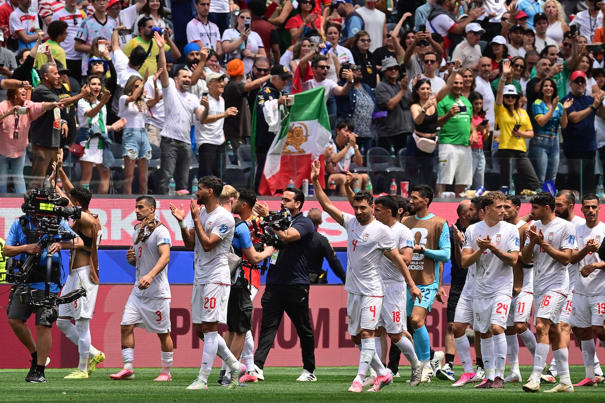 Iran World Cup team leave note of thanks in LA locker room