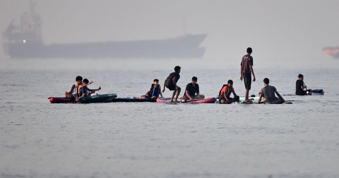 New exchange of fire with Iran in the Gulf tests fragile ceasefire | Business