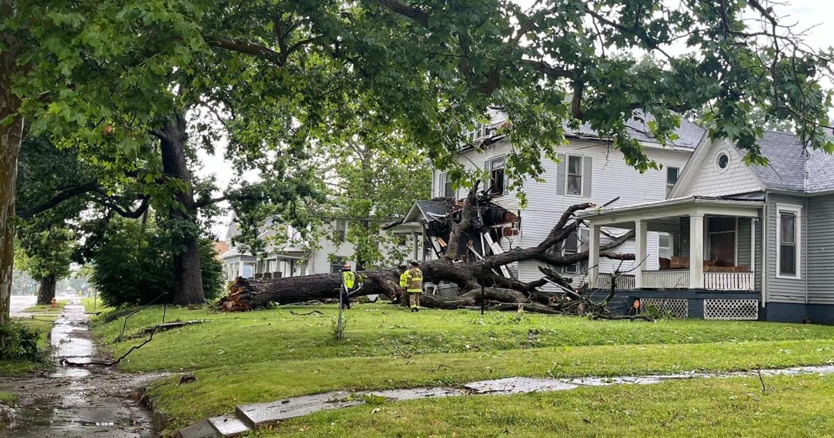Severe weather knocks out power in central Illinois | Local News