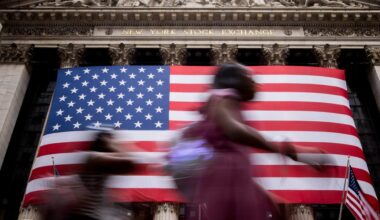 Soaring Household Debt Is a Warning to the US Economy: SocGen