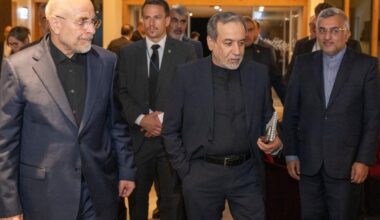 The Latest: Trump threats shake up US-Iran talks in Switzerland on deal's details | National