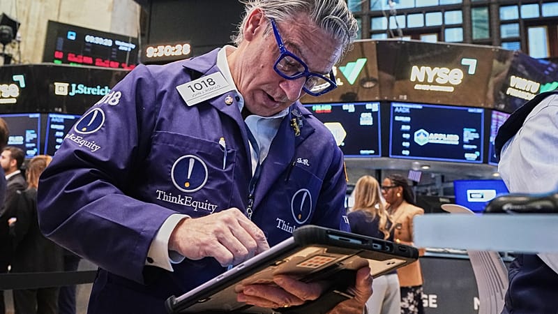 Tech sell-off deepens but oil prices stay flat despite renewed Iran tensions