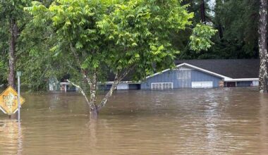 Road worker killed in Mississippi while assisting in storm cleanup operations