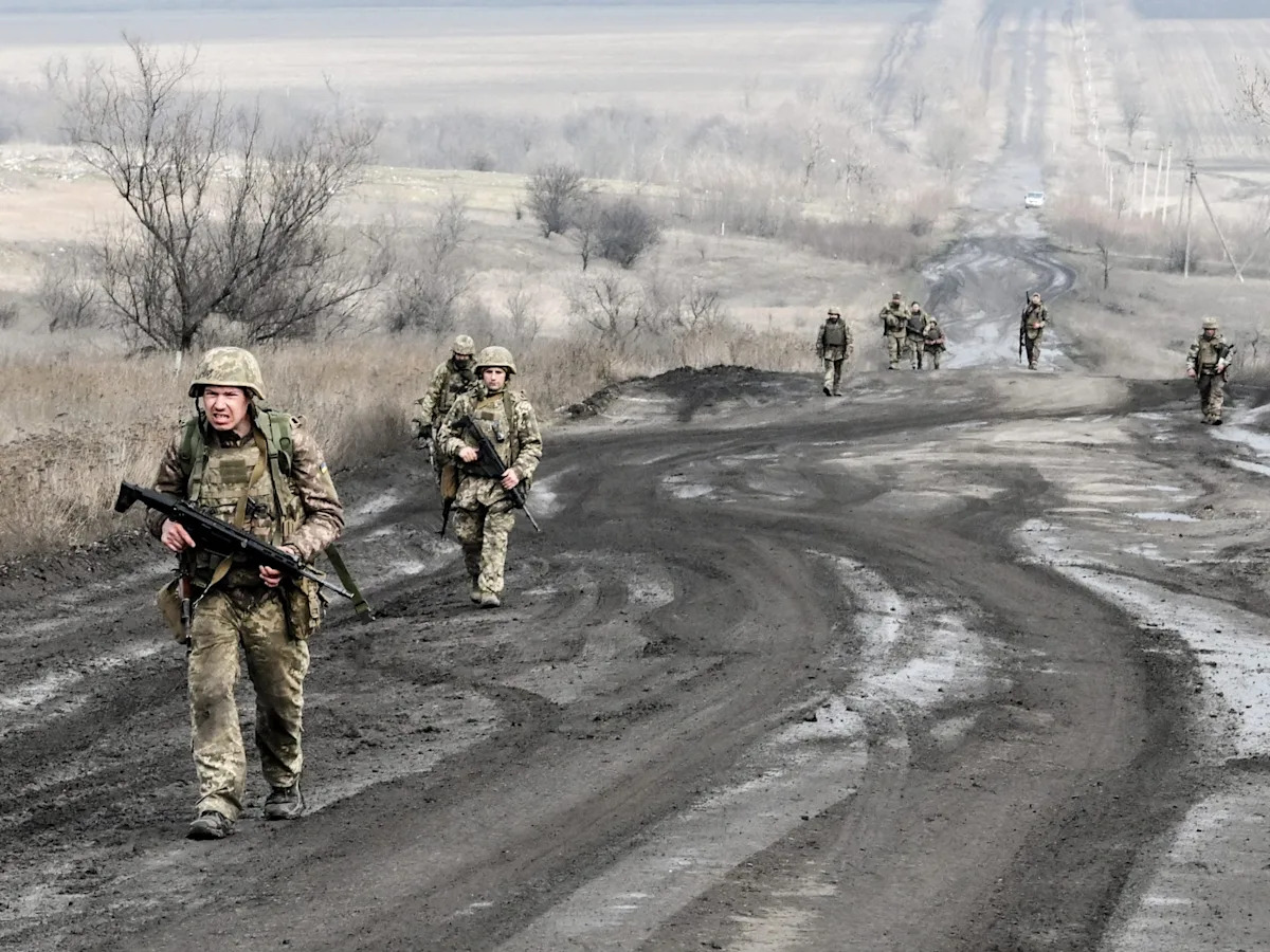 Ukrainian troops are losing days just getting to their positions in the kill zone. It's when they're most at risk.