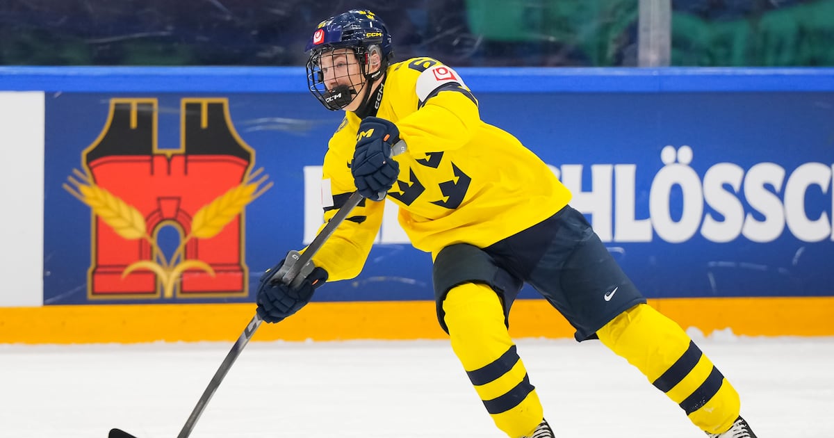 Winnipeg Jets bolster forwards group by taking Viggo Bjorck eighth overall in NHL Draft