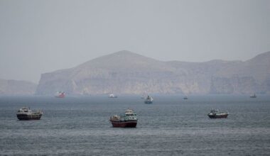 Oil drops as Iran reviews proposed US agreement