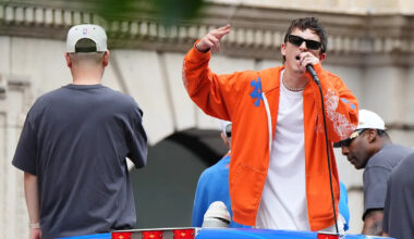 Celebrity Knicks fans join parade in NYC to celebrate historic NBA championship