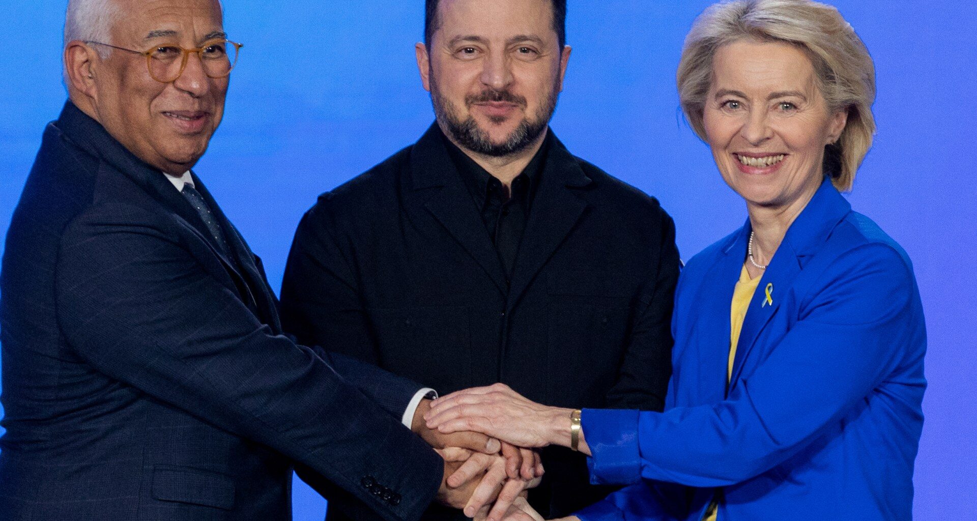EU agrees launch of accession process for Ukraine and Moldova | European Union News