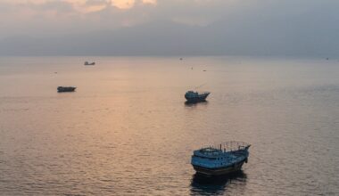US, Iran agree to halt Hormuz attacks, hold talks about strait in Qatar on Tuesday -- report