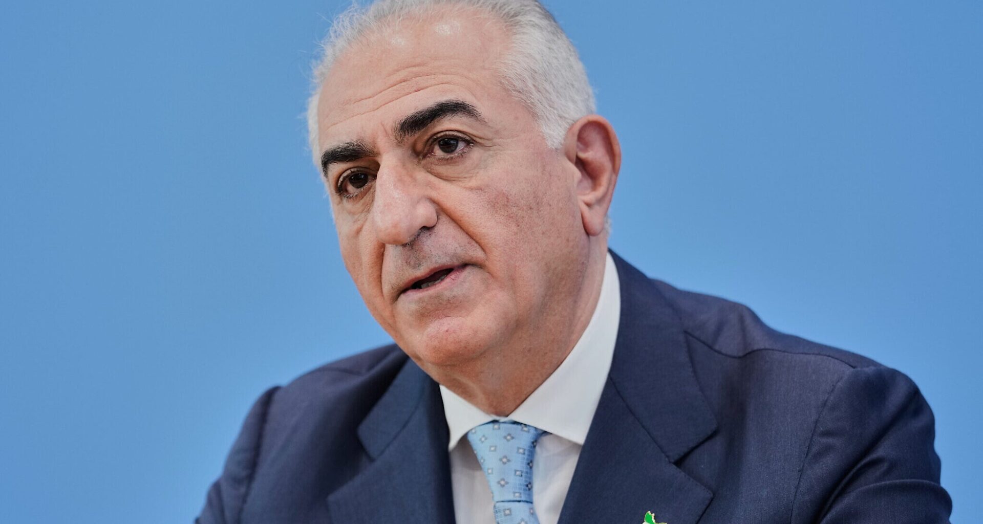 Son of Iran's late shah warns against any deal that leaves Islamic Republic intact