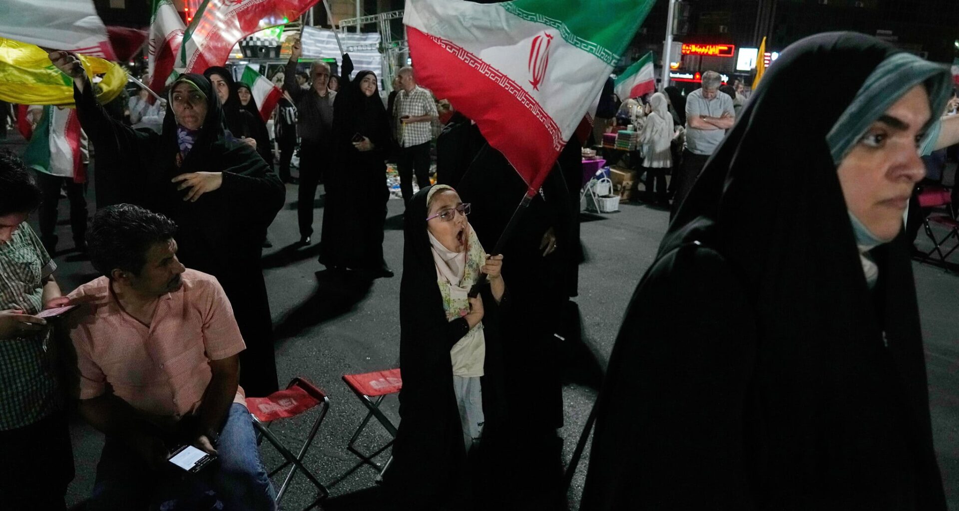 Trump fumes at 'dishonorable' Iranians amid leaks on emerging deal's purported terms