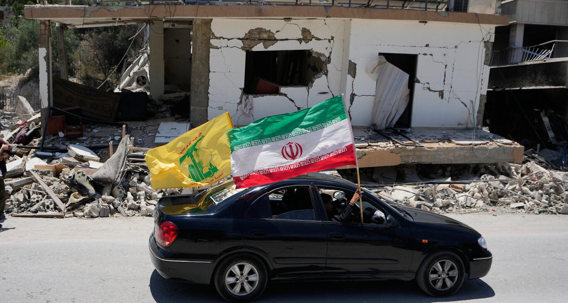 Hezbollah expecting major cash injection from Iran once deal sealed with US -- sources