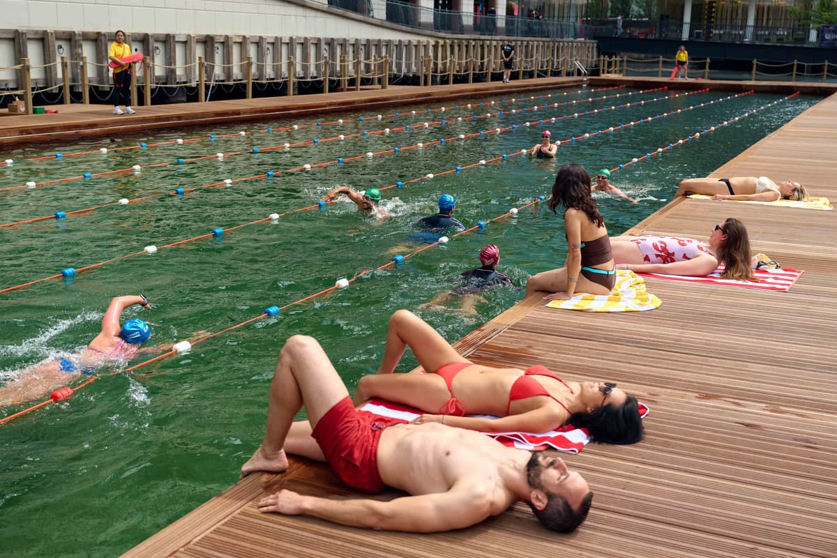First look at London's first 'floating lido' in Canary Wharf