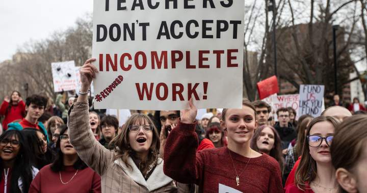 Canadian teachers’ groups condemn use of notwithstanding clause