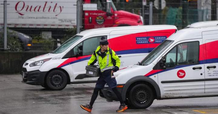 Canada Post workers accept new contract with 85 per cent in favour - National